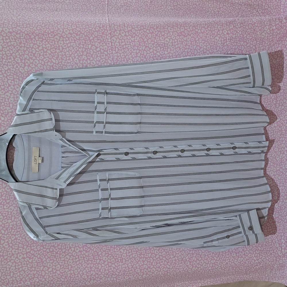 EUC- Loft Blouse